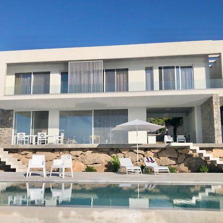 Kuro Beach House - Oceanfront Luxury & 25M Pool Ahliá Kültér fotó