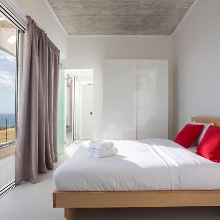 Kuro Beach House - Oceanfront Luxury & 25M Pool Ahliá Kültér fotó