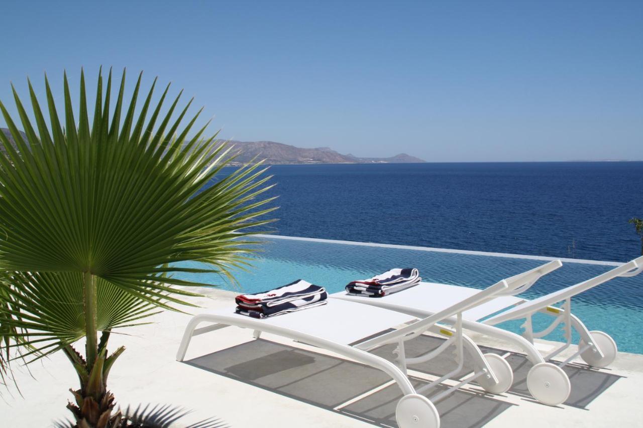Kuro Beach House - Oceanfront Luxury & 25M Pool Ahliá Kültér fotó