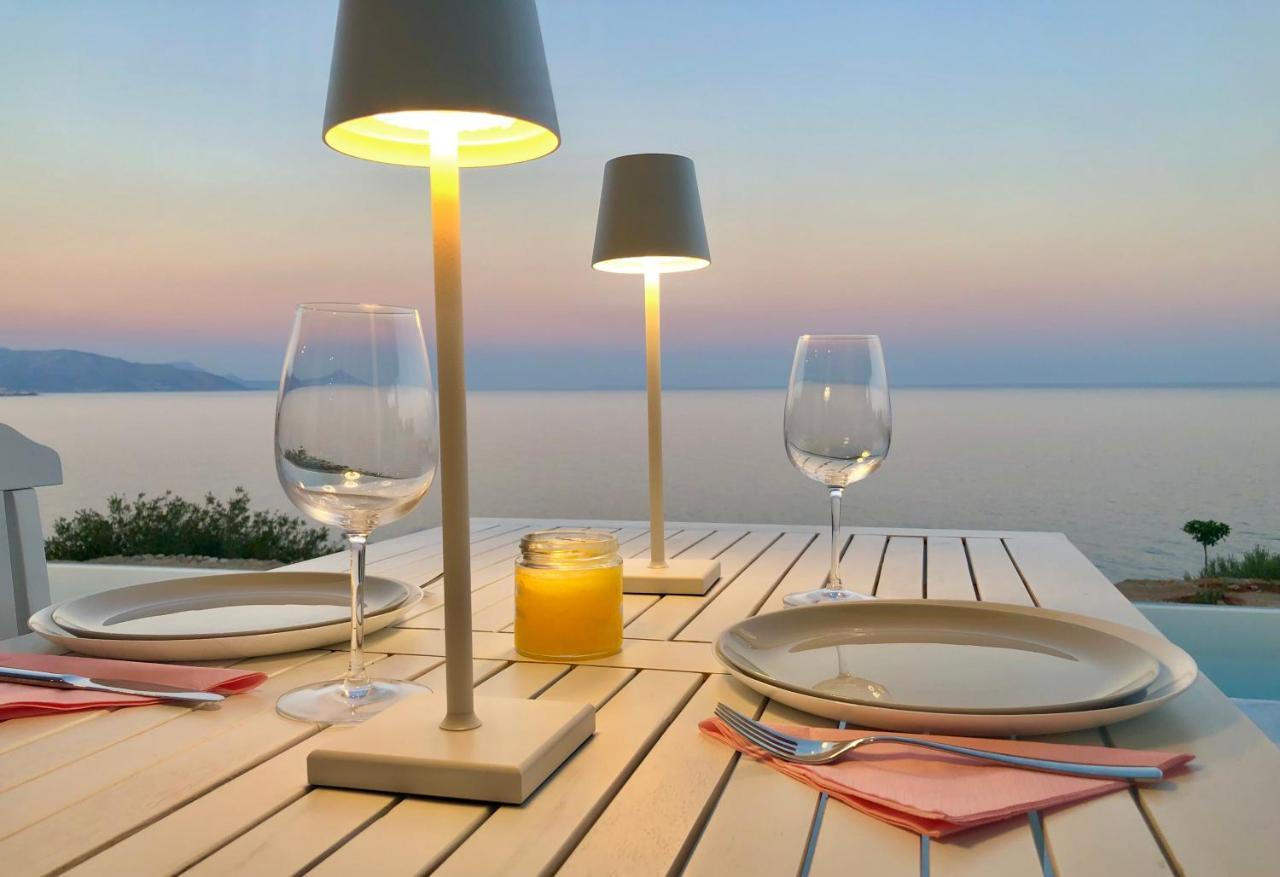 Kuro Beach House - Oceanfront Luxury & 25M Pool Ahliá Kültér fotó