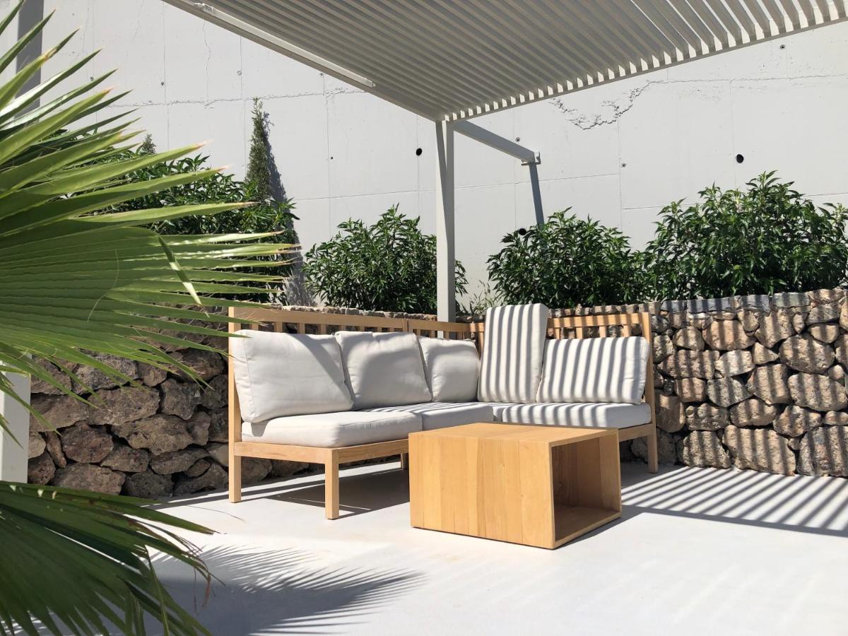 Kuro Beach House - Oceanfront Luxury & 25M Pool Ahliá Kültér fotó