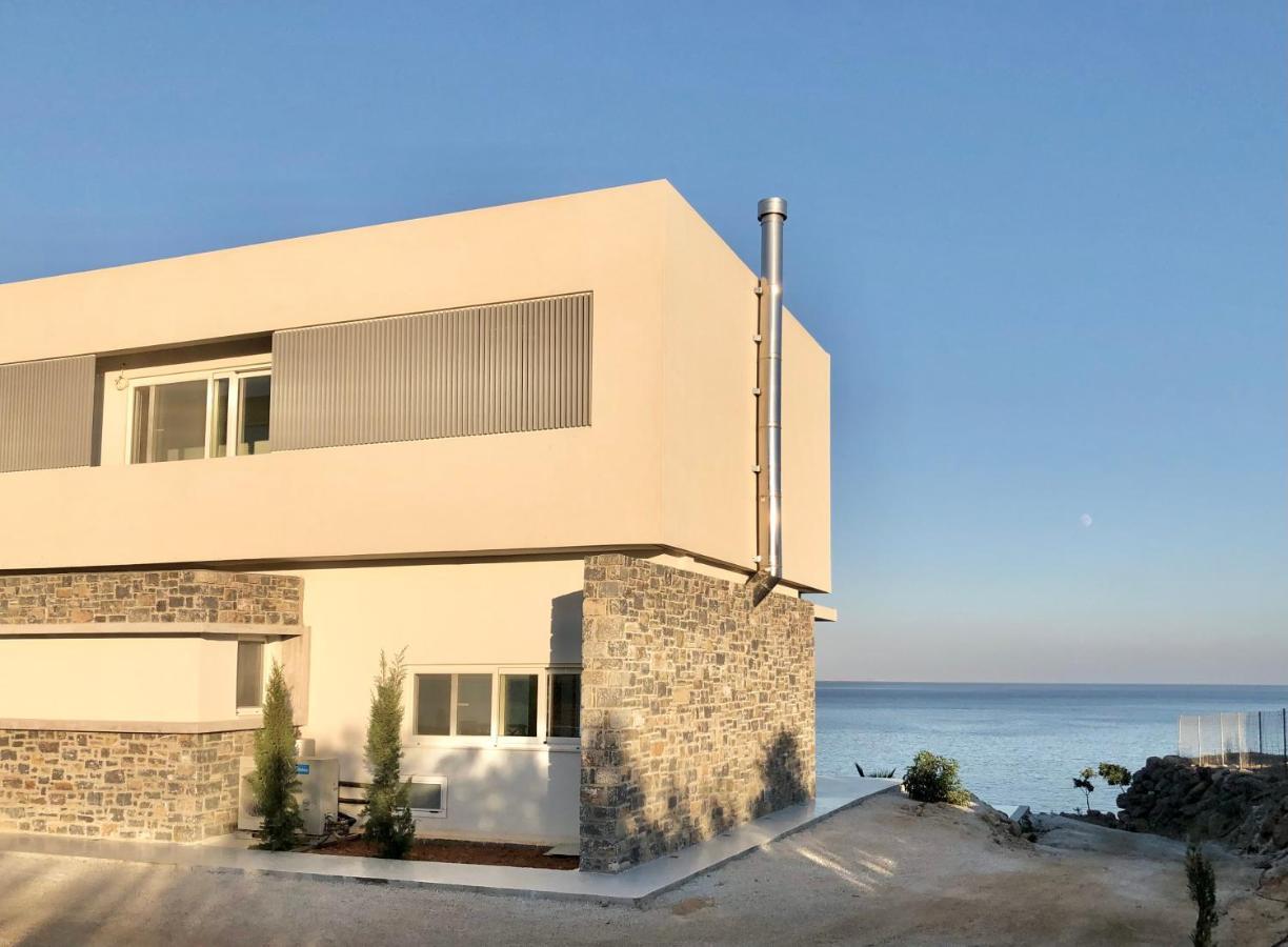 Kuro Beach House - Oceanfront Luxury & 25M Pool Ahliá Kültér fotó