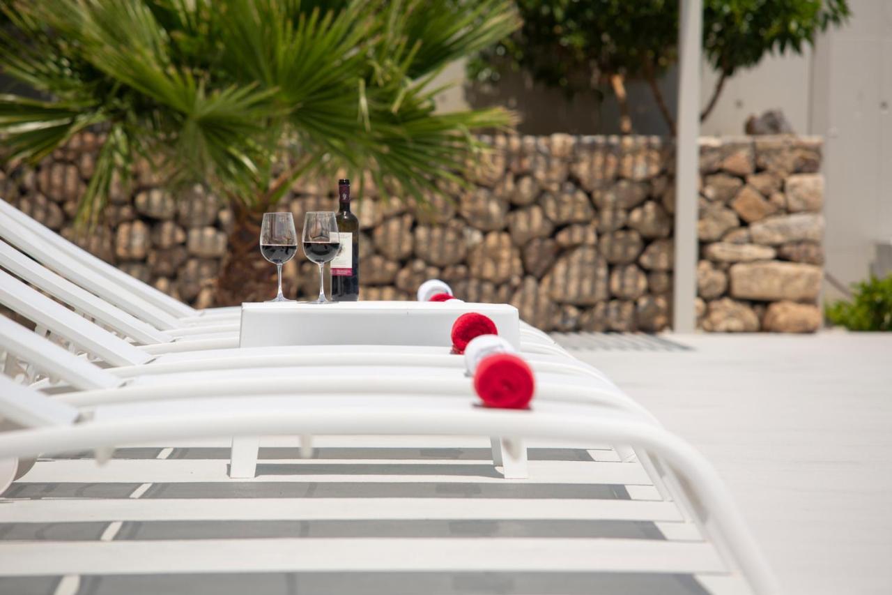 Kuro Beach House - Oceanfront Luxury & 25M Pool Ahliá Kültér fotó