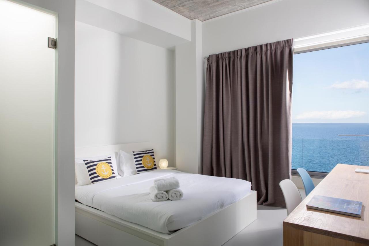 Kuro Beach House - Oceanfront Luxury & 25M Pool Ahliá Kültér fotó