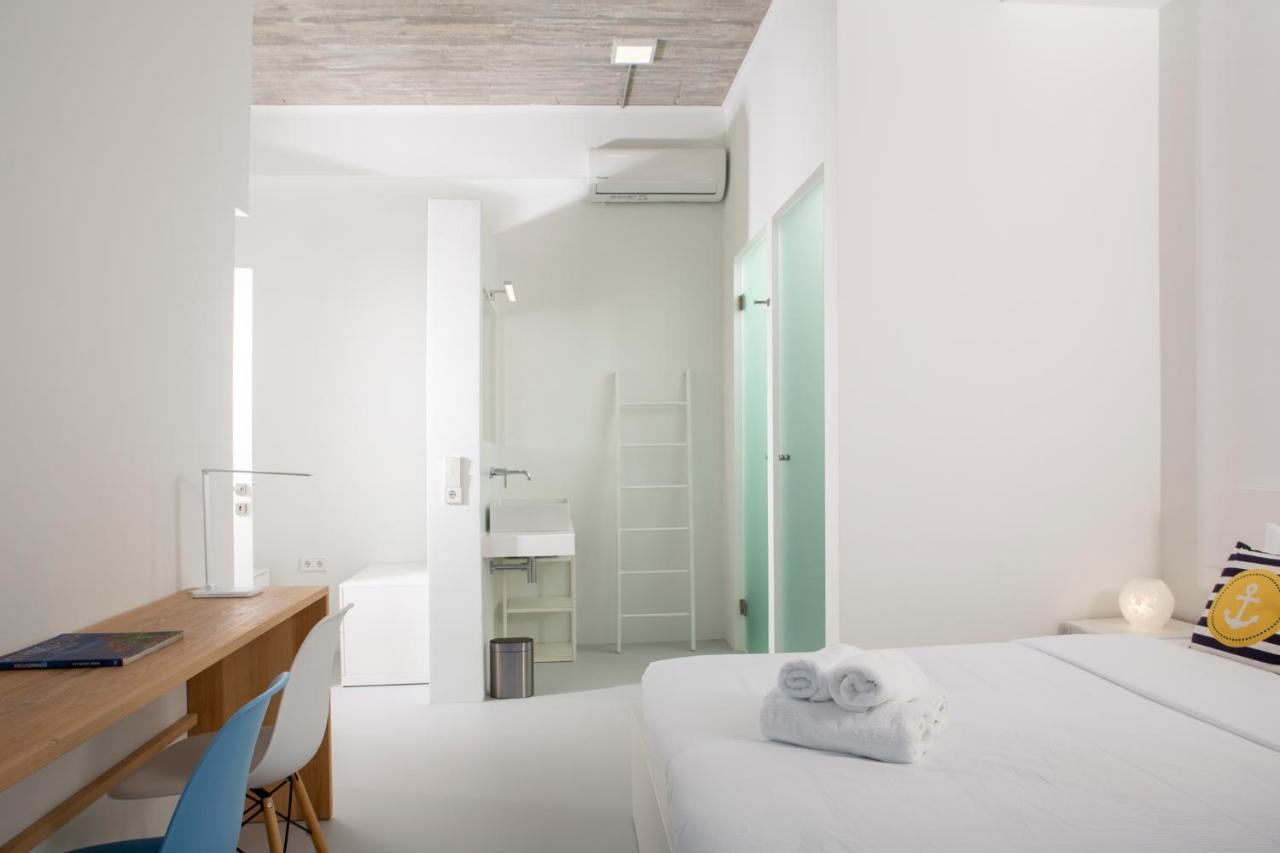 Kuro Beach House - Oceanfront Luxury & 25M Pool Ahliá Kültér fotó